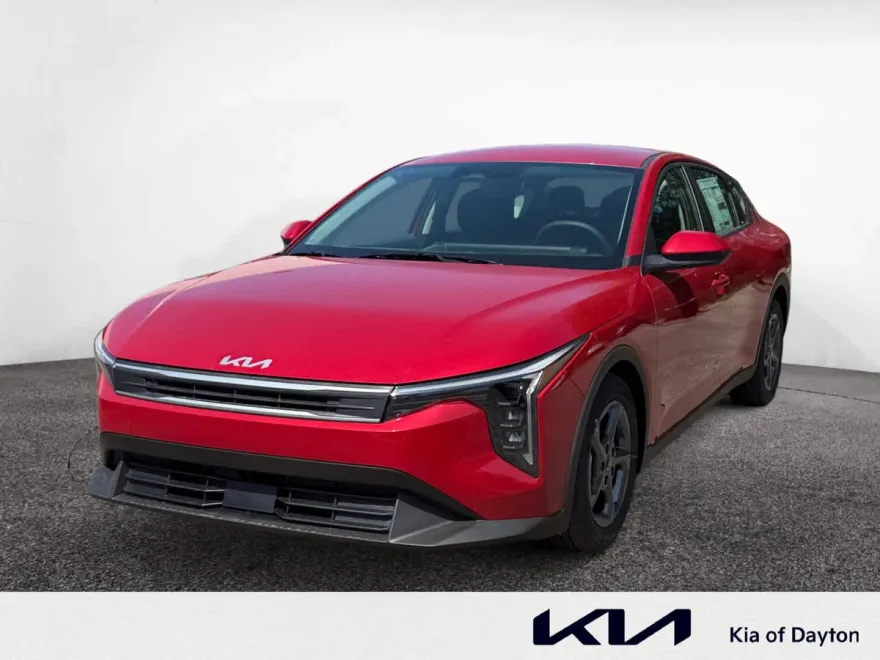 2025 Kia K4 LXS photo 1
