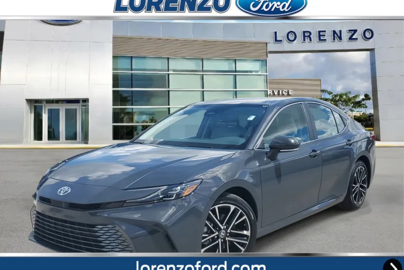 2025 Toyota Camry XLE photo 1