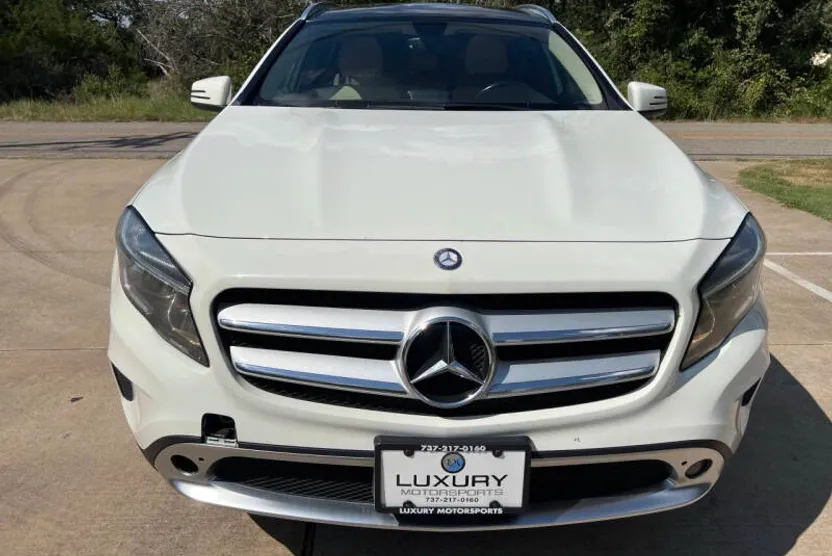 2015 Mercedes Benz GLA 250 4MATIC photo 1