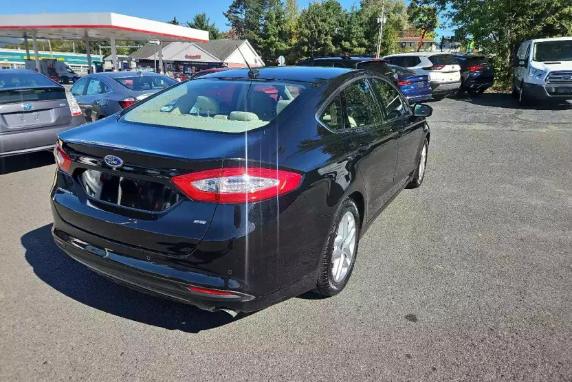2014 Ford Fusion SE photo 1