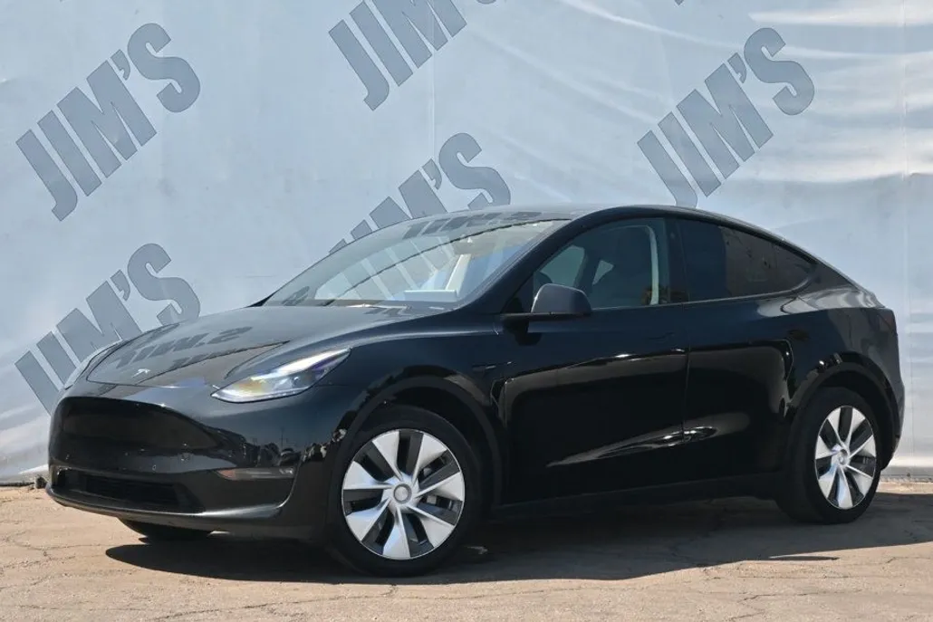 2022 Tesla Model Y Long Range photo 1