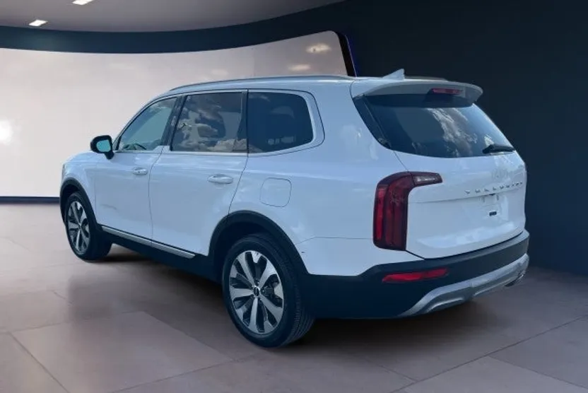 2022 Kia Telluride S photo 1