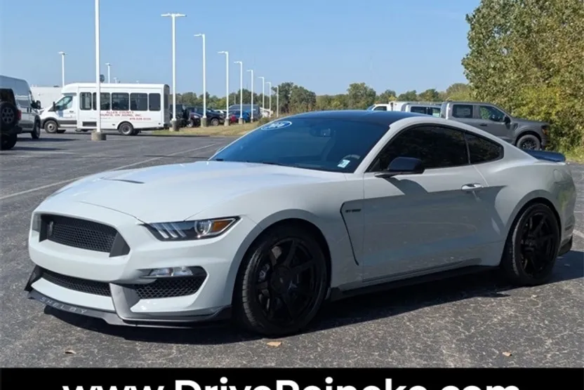 2016 Ford Mustang Shelby GT350 photo 1