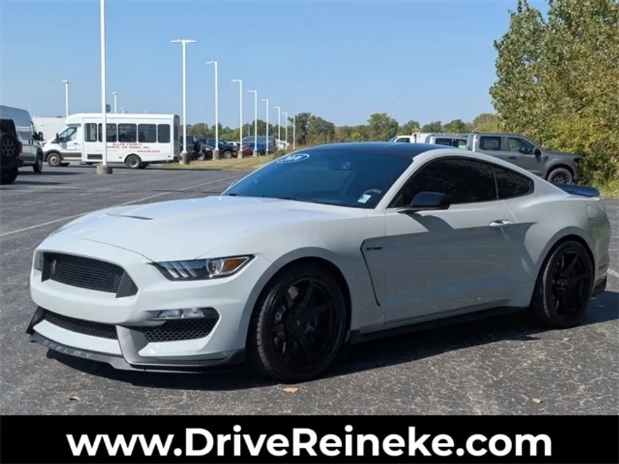 2016 Ford Mustang Shelby GT350 photo 1