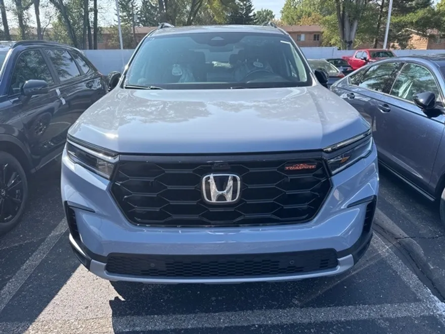 2025 Honda Pilot TrailSport photo 1