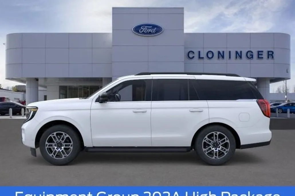 2025 Ford Expedition photo 1