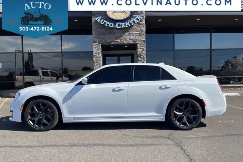 2023 Chrysler 300 S photo 1