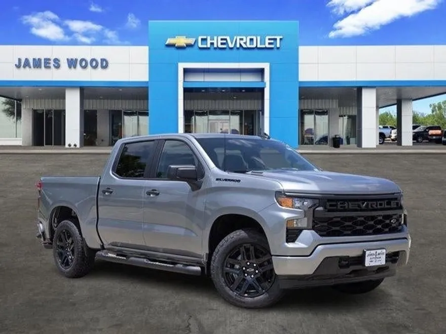 2025 Chevrolet Silverado 1500 Custom photo 1