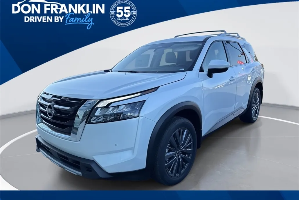 2025 Nissan Pathfinder SL photo 1