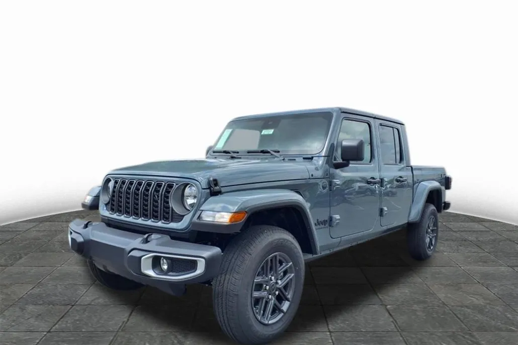 2025 Jeep Gladiator Sport S photo 1