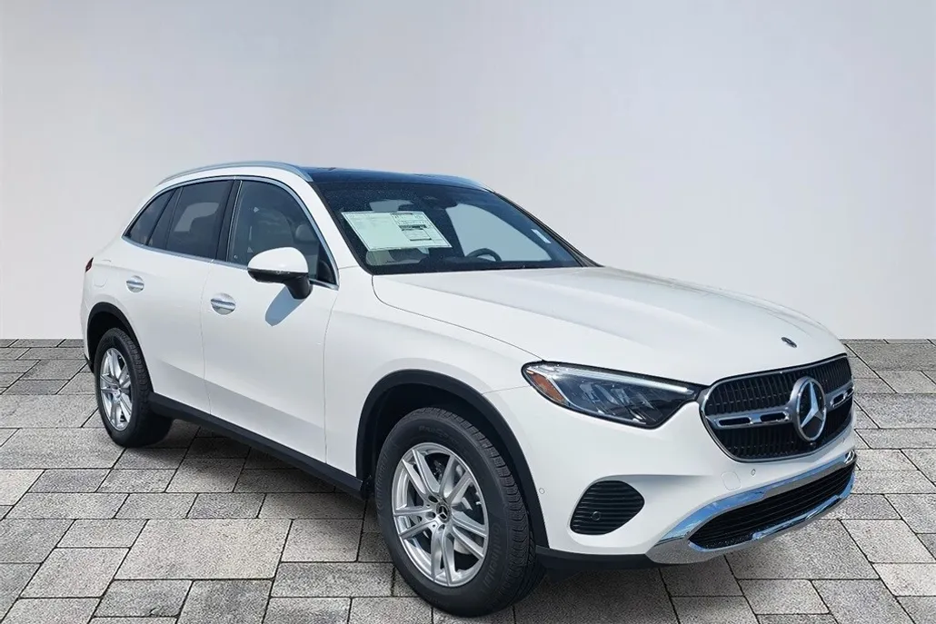 2025 Mercedes Benz GLC 300 photo 1