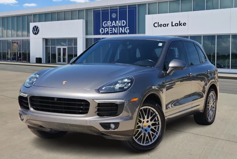 2016 Porsche Cayenne S E-Hybrid photo 1