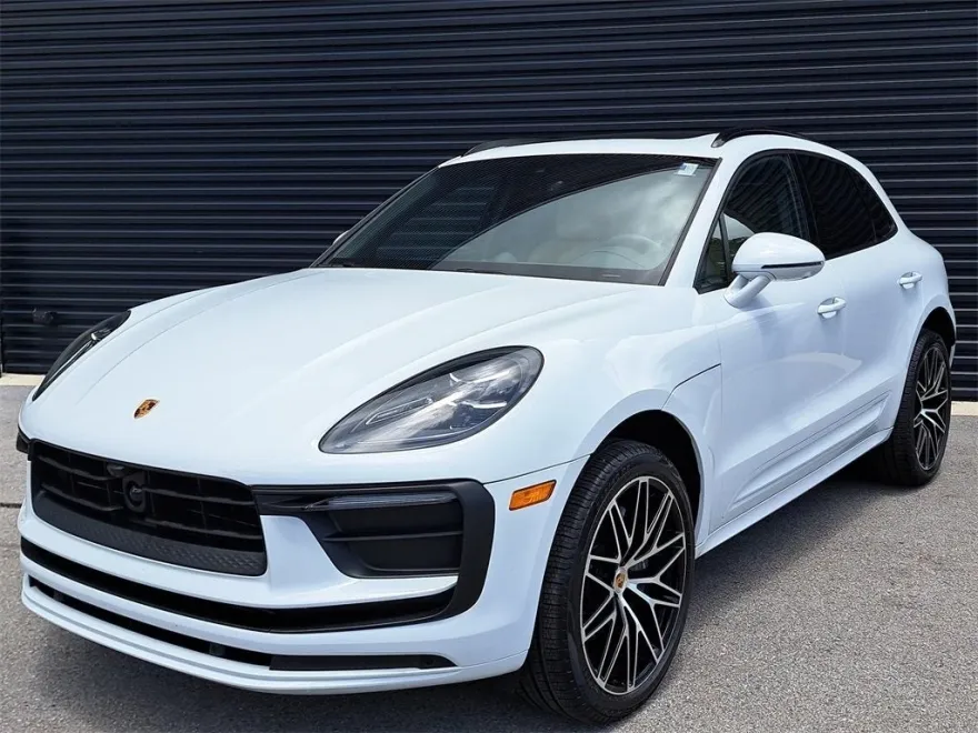 2025 Porsche Macan Base photo 1