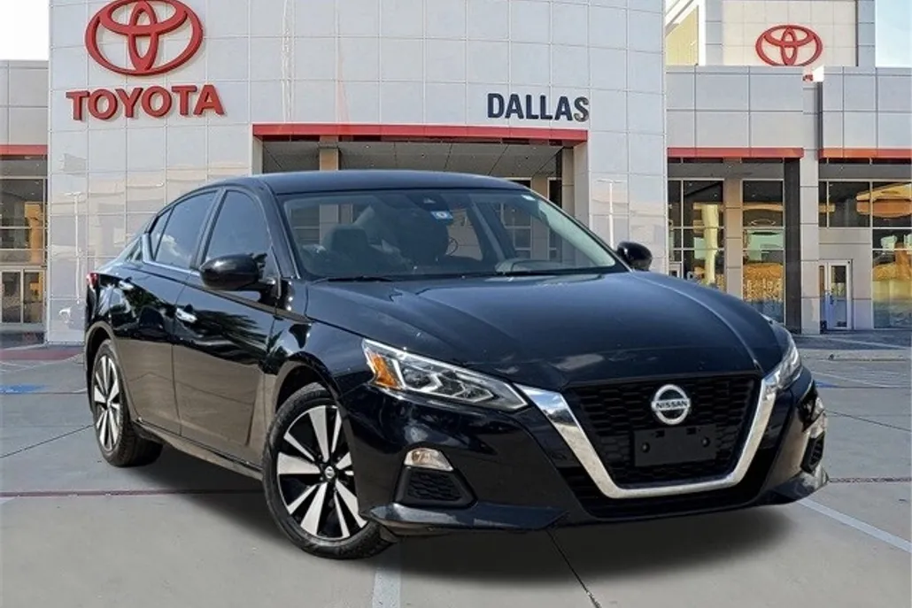 2022 Nissan Altima 2.5 SV photo 1
