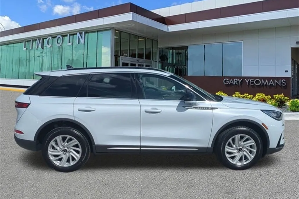 2026 Lincoln Corsair Premiere photo 1
