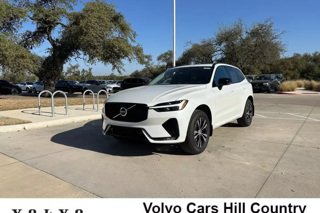 2025 Volvo XC60 B5 Core photo 1
