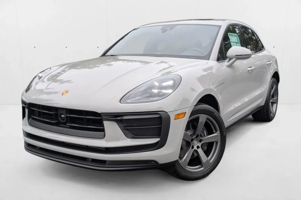 2025 Porsche Macan S photo 1