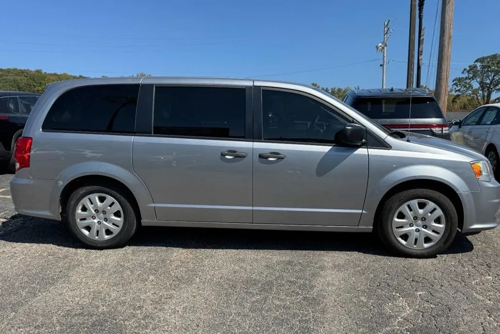 2019 Dodge Grand Caravan SE photo 1