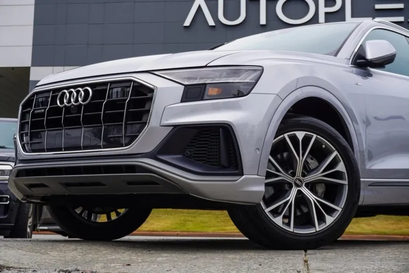 2021 Audi Q8 55 Premium Plus photo 1
