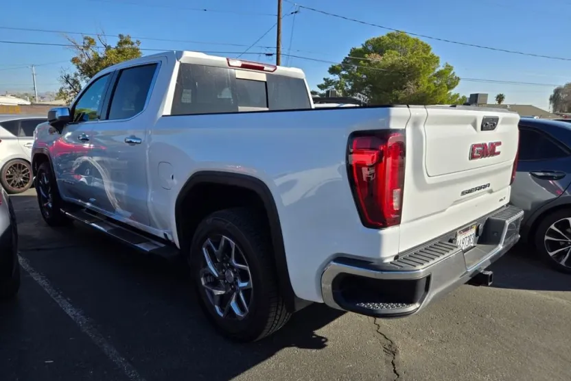 2023 Gmc Sierra SLT photo 1