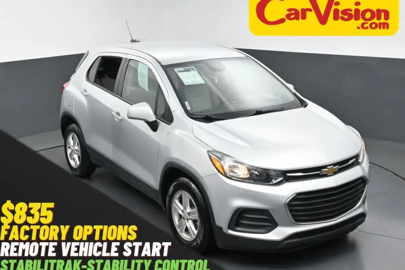 2022 Chevrolet Trax LS photo 1