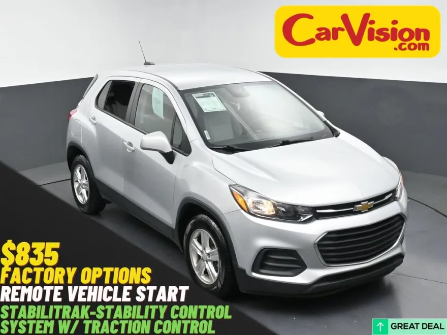 2022 Chevrolet Trax LS photo 1