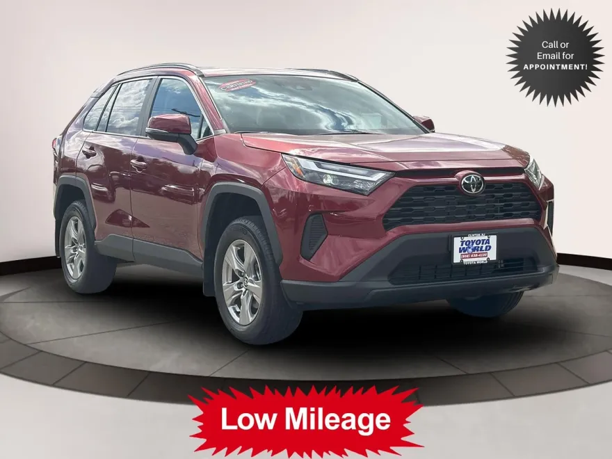 2025 Toyota RAV4 XLE photo 1
