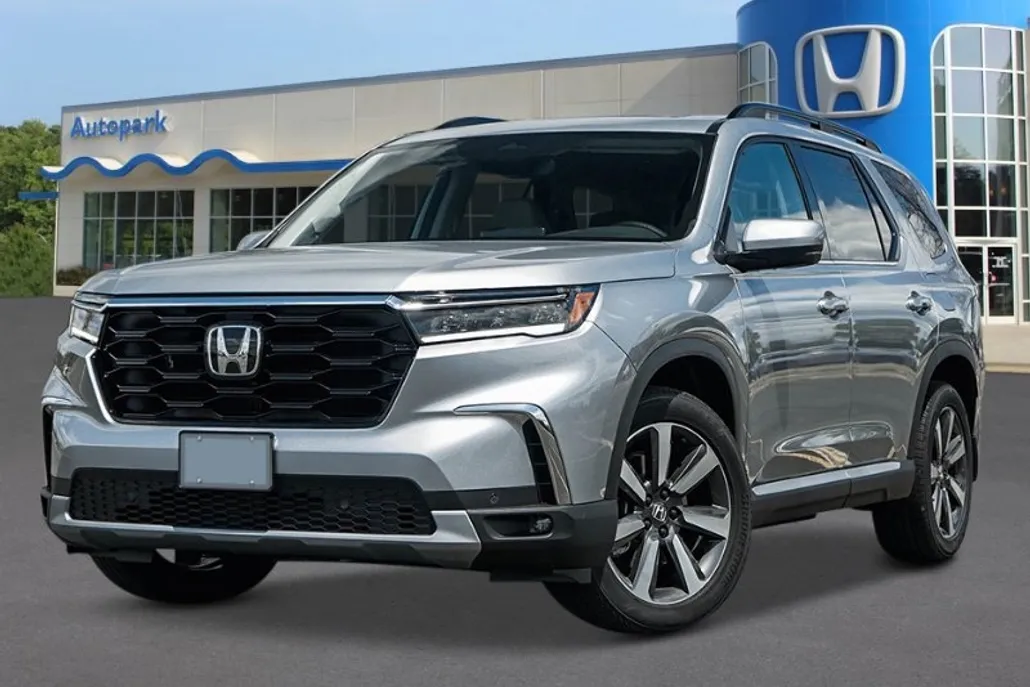 2025 Honda Pilot Touring photo 1