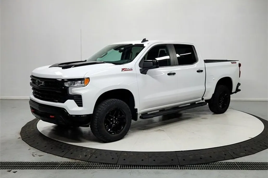 2024 Chevrolet Silverado 1500 LT Trail Boss photo 1