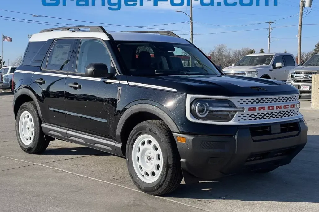 2025 Ford Bronco Sport Heritage photo 1