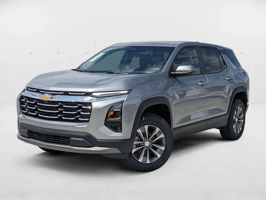 2025 Chevrolet Equinox LT photo 1