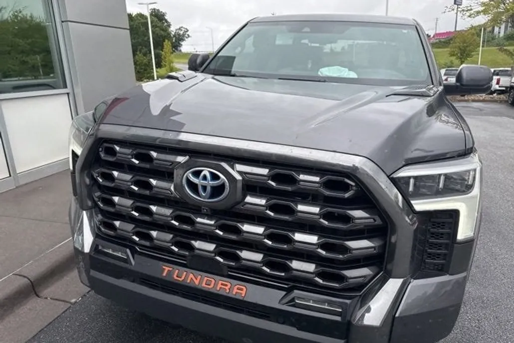 2023 Toyota Tundra Platinum photo 1