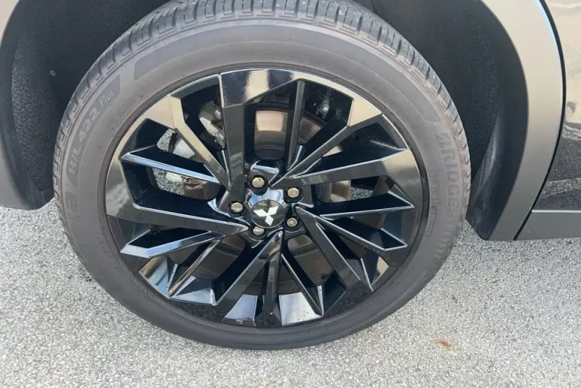 2023 Mitsubishi Outlander SE Black Edition photo 1
