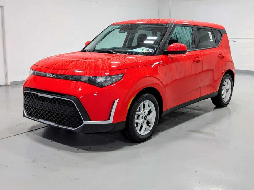 2023 Kia Soul LX S photo 1
