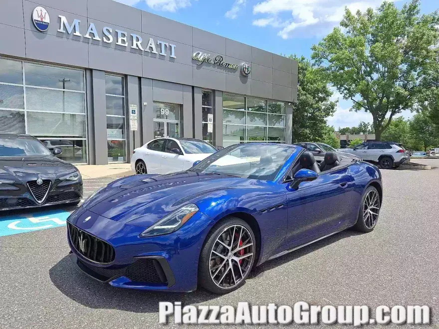 2024 Maserati Grancabrio photo 1