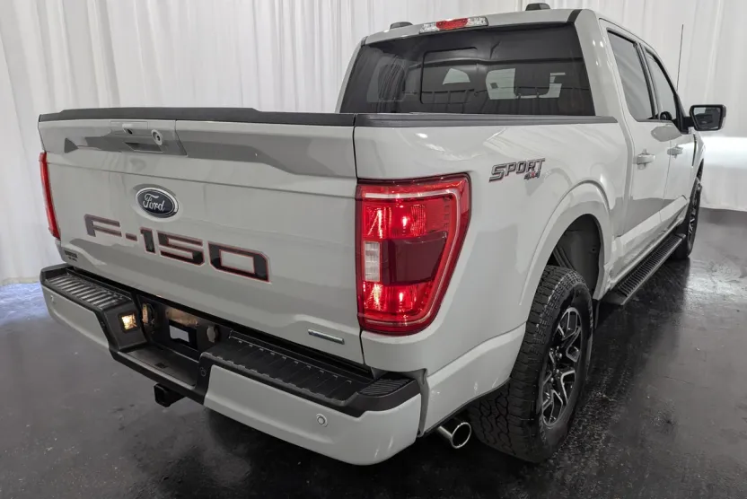 2023 Ford F-150 XLT photo 1