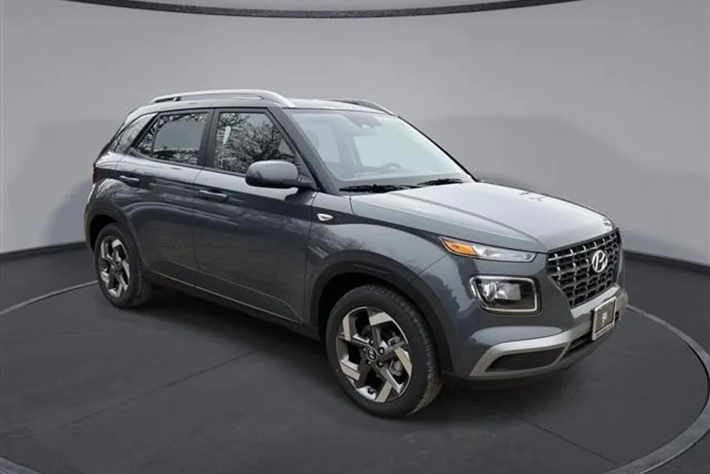 2025 Hyundai Venue SEL photo 1