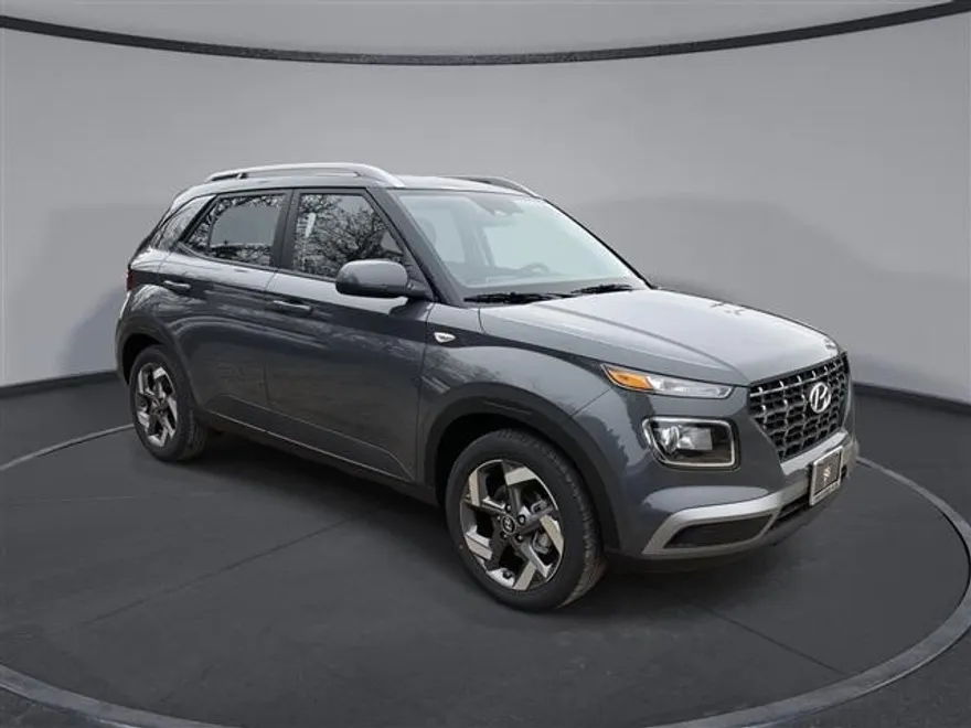 2025 Hyundai Venue SEL photo 1