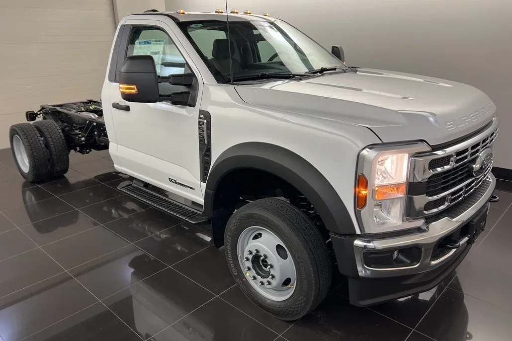 2025 Ford F-550 XL photo 1