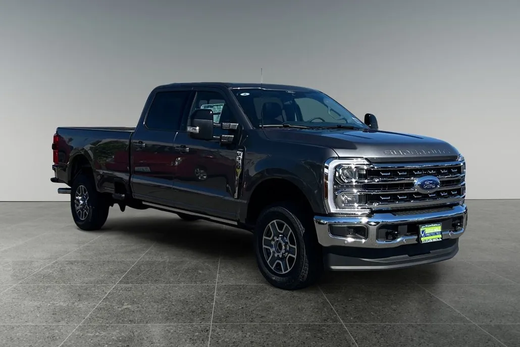 2025 Ford F-350 photo 1