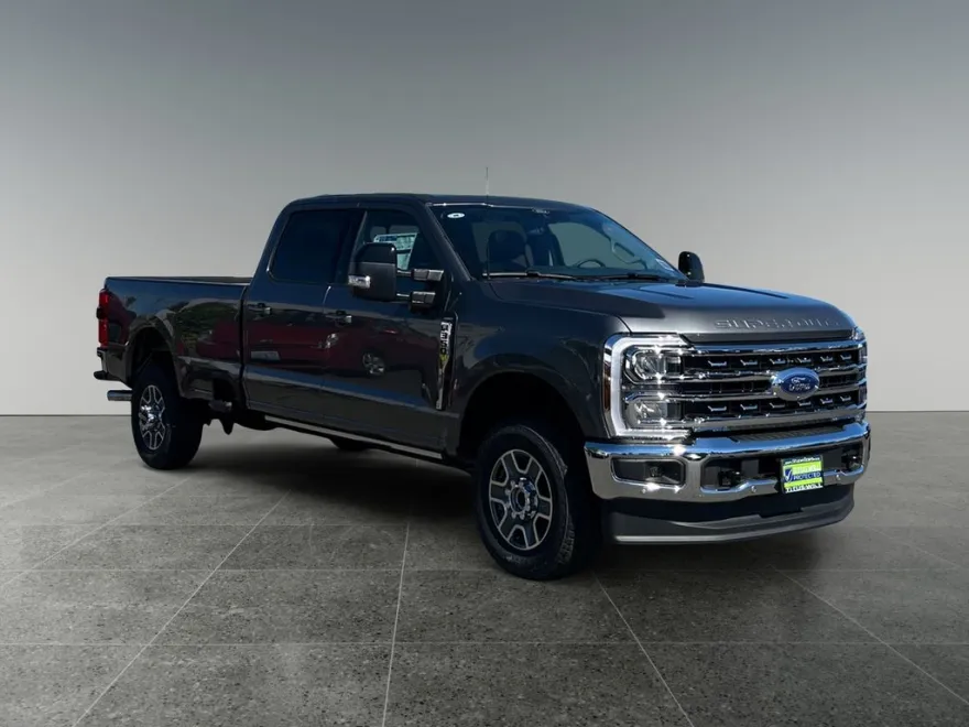 2025 Ford F-350 photo 1