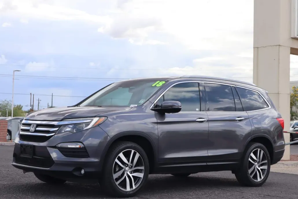 2018 Honda Pilot Touring photo 1