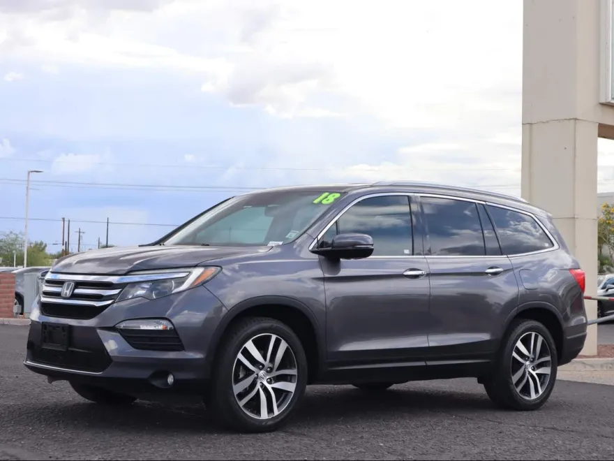 2018 Honda Pilot Touring photo 1