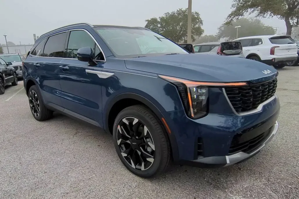2025 Kia Sorento EX photo 1