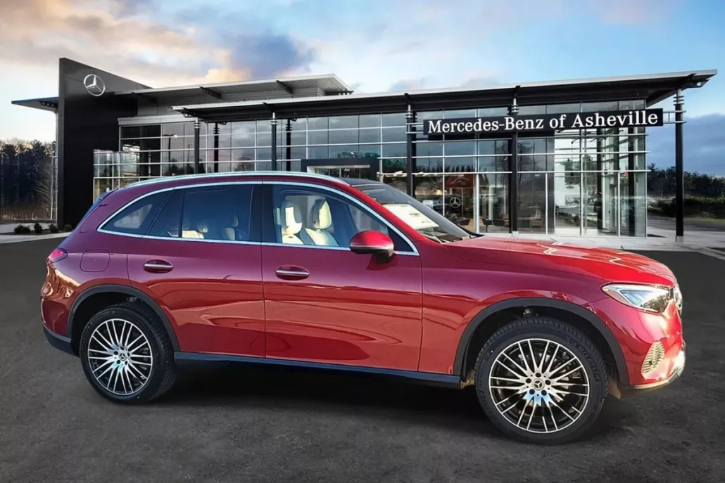 2025 Mercedes Benz GLC 300 4MATIC photo 1