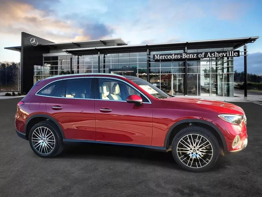 2025 Mercedes Benz GLC 300 4MATIC photo 1