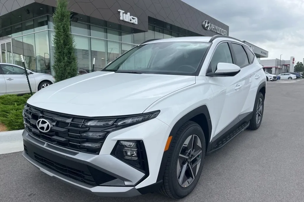 2025 Hyundai Tucson SEL photo 1