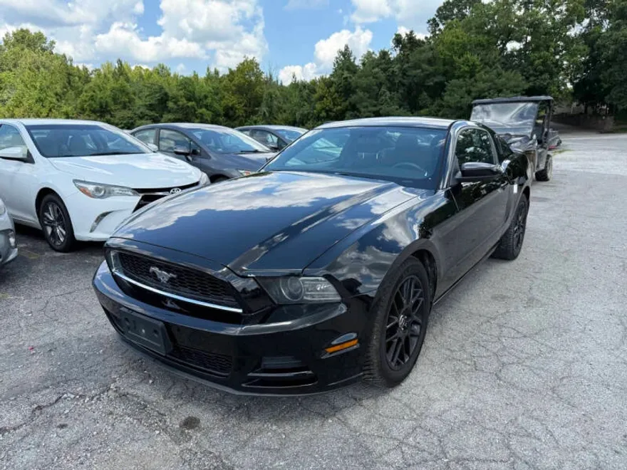 2014 Ford Mustang V6 photo 1