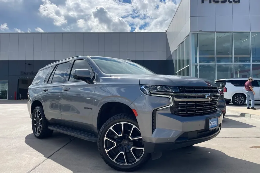 2022 Chevrolet Tahoe RST photo 1