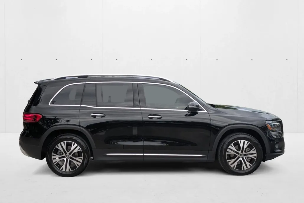 2025 Mercedes Benz GLB 250 photo 1